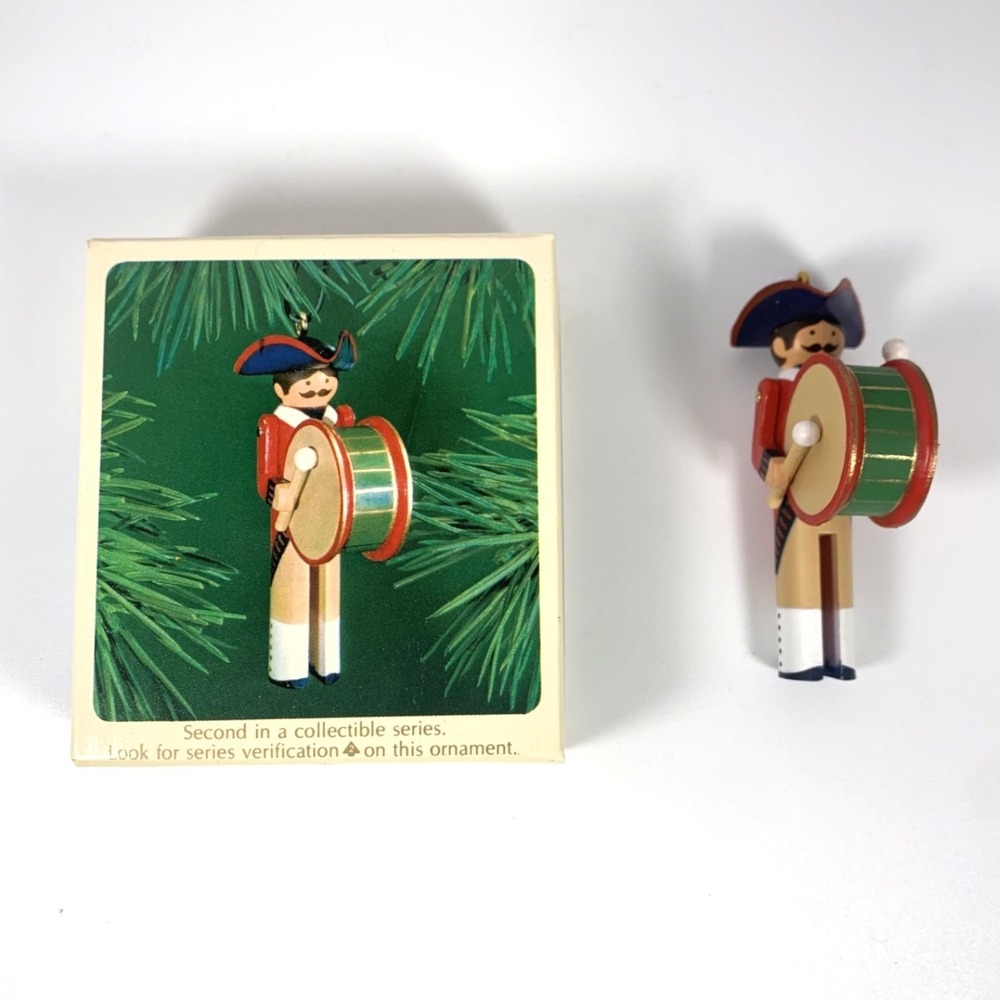 Hallmark 1983 Vintage Clothespin Soldier Early American Ornament #2‎ Series 1983